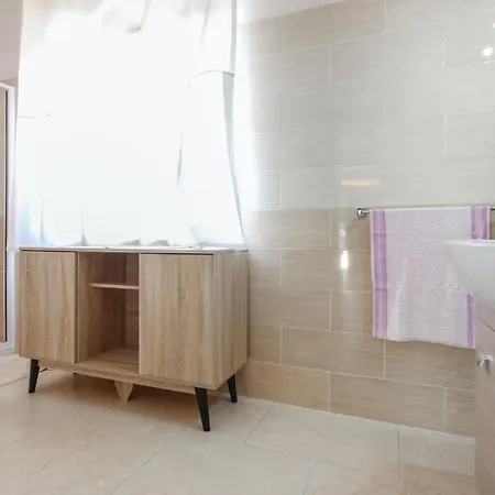 Apartman 2 Bedroom Beautiful In Mercato Cilento *
