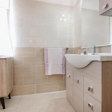 2 Bedroom Beautiful In Mercato Cilento San Mango